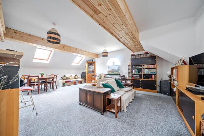 Sitting/Dining Area