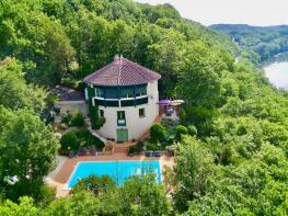 Photo of Puy l'Eveque, Lot, Occitanie