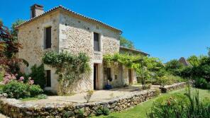 Photo of Near Javerlhac et la Chapelle Saint-Robert, Dordogne, Nouvelle-Aquitaine