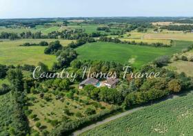 Photo of Near Lauzun, Lot et Garonne, Nouvelle-Aquitaine