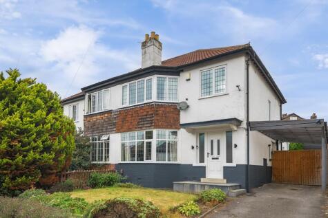 Carr Manor Parade, Moortown, Leeds, LS17