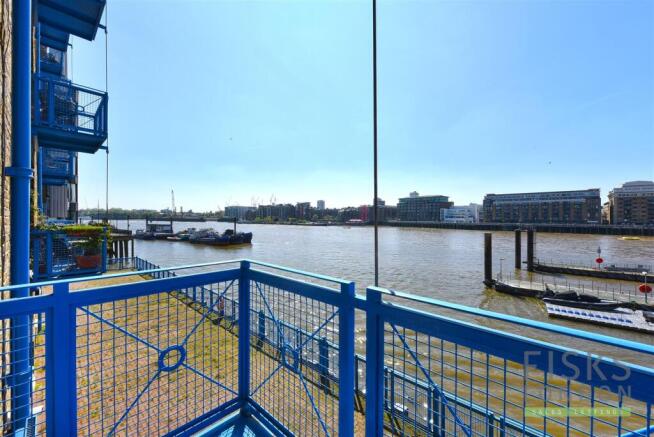 Flat 7 Millers Wharf (9).JPG