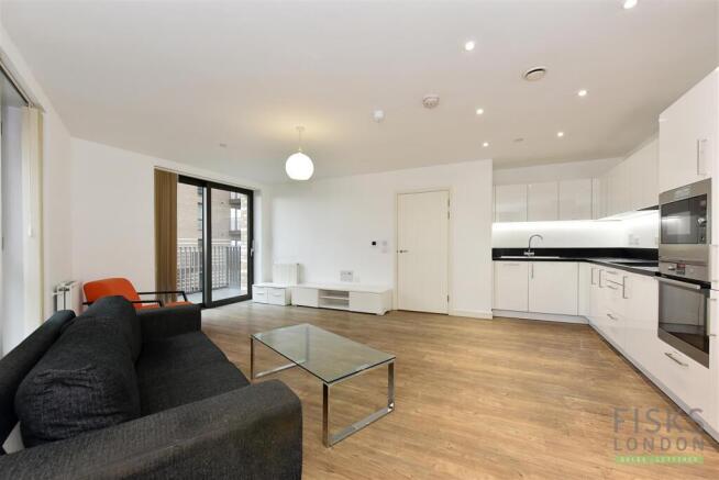 Flat 48 Kingfisher Heights (9).JPG