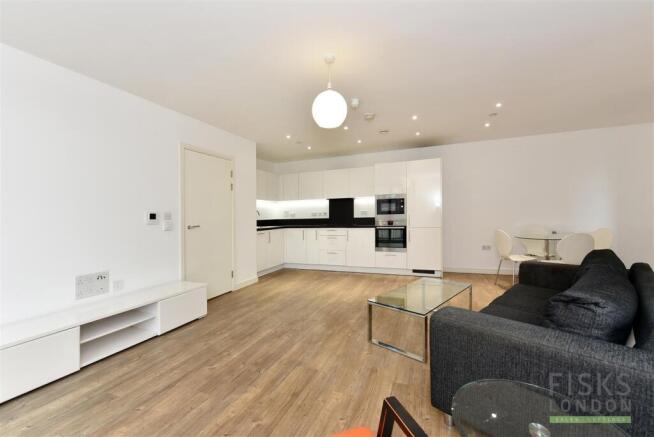 Flat 48 Kingfisher Heights (11).JPG