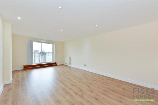 Flat 68 Studley Court (7).JPG