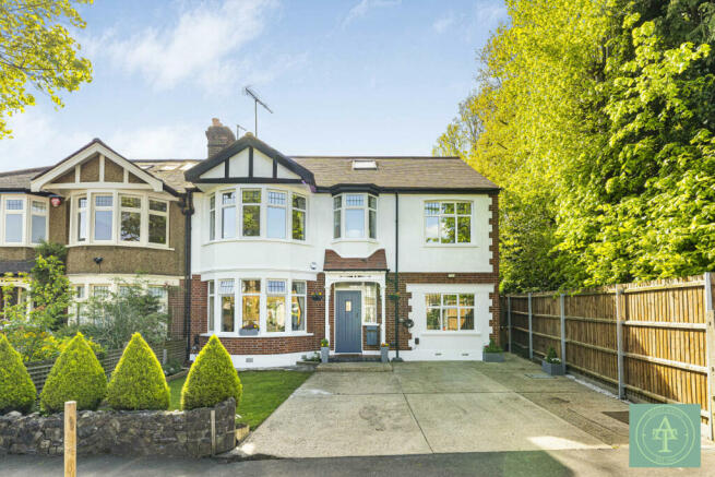 5 Bedroom Semi Detached for Sale