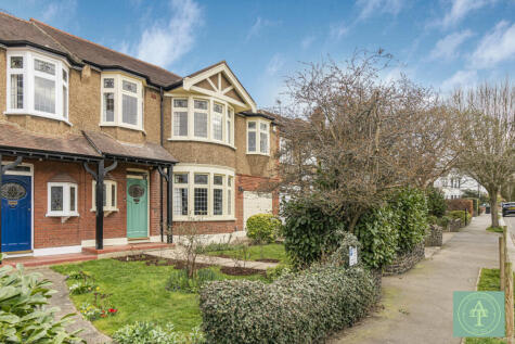 Queen Elizabeths Drive, Southgate, London, N14