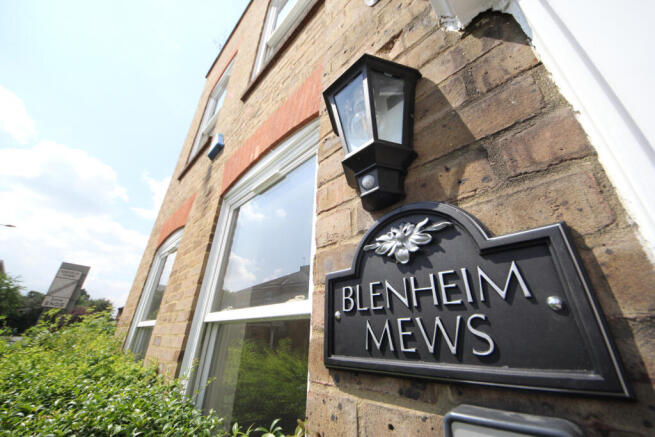 2 Bedroom Middle Floor Apartment