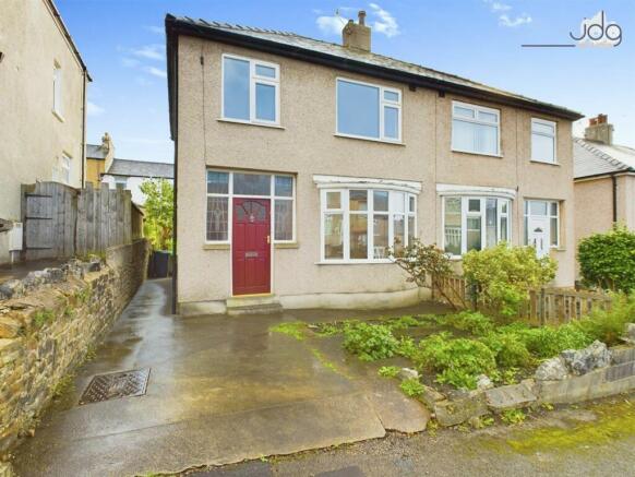 3 bedroom semi detached house for sale in Central Avenue Beaumont