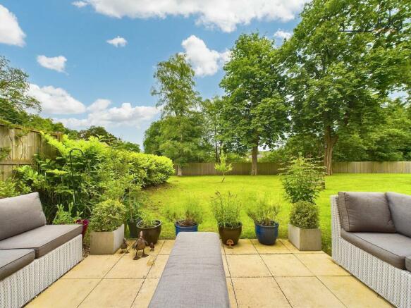 External courtyard overlooking communal green