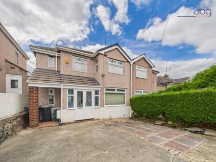 Ashton Drive, Lancaster | An extended family home with open-plan living!