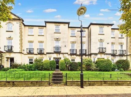 The Piazza, Standen Park | Stylish town house in a stunning setting