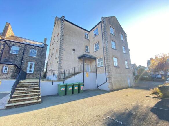 Welcome to Highmount Court