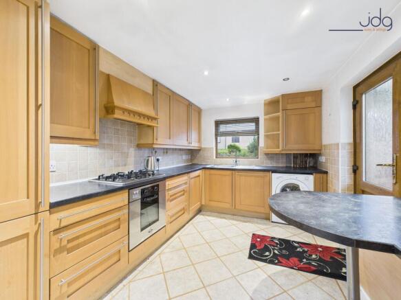 Kitchen with Breakfast Bar