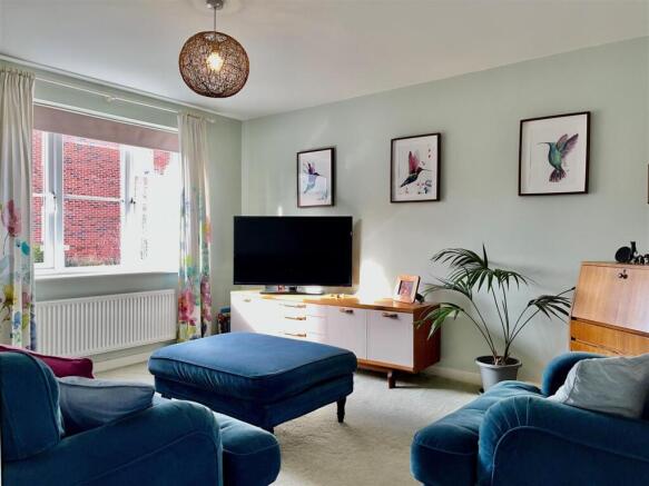 Lounge II.jpg