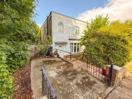 Falmer Close, EASTBOURNE