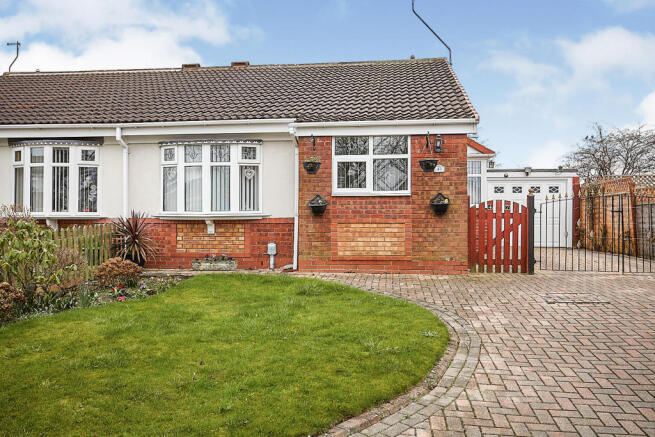 2 Bedroom Semi Detached Bungalow For Sale In Tudor Drive Hull Hu6