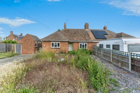 Festival Close, Manea, March