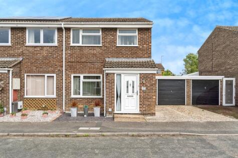 Carnation Way, Red Lodge, Bury St. Edmunds