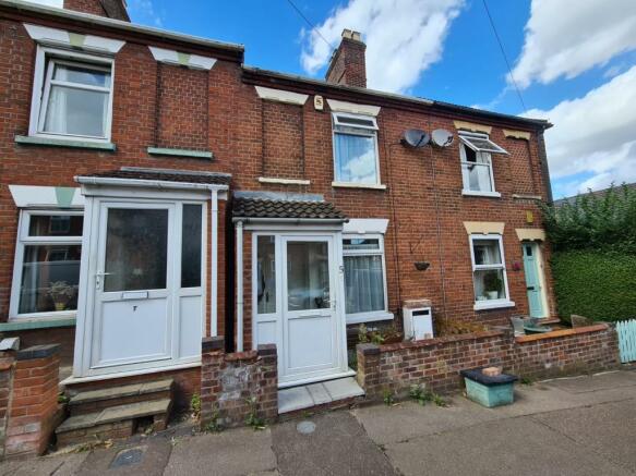 3 bedroom terraced house for sale in Stuart Road, Norwich, NR1