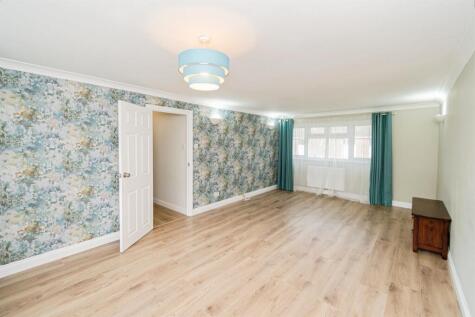 Chambers Avenue, Romsey