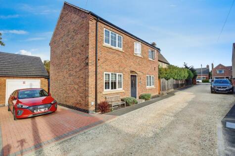 Monarch Gate, RUSHDEN