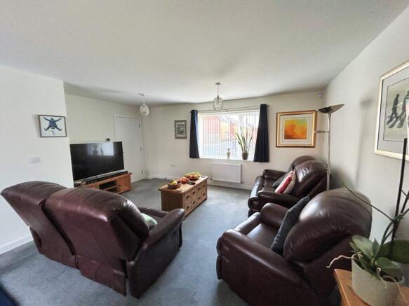 Open-Plan Lounge / Dining Room