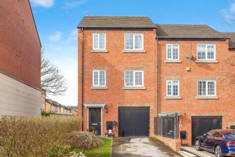 Calder Way, Crigglestone, Wakefield
