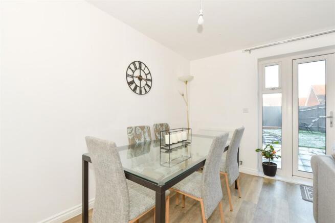 Lounge/Dining Room