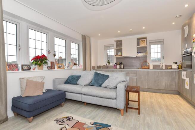 Lounge/Kitchen