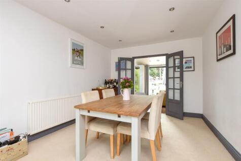 Dilston Road, Leatherhead, Surrey