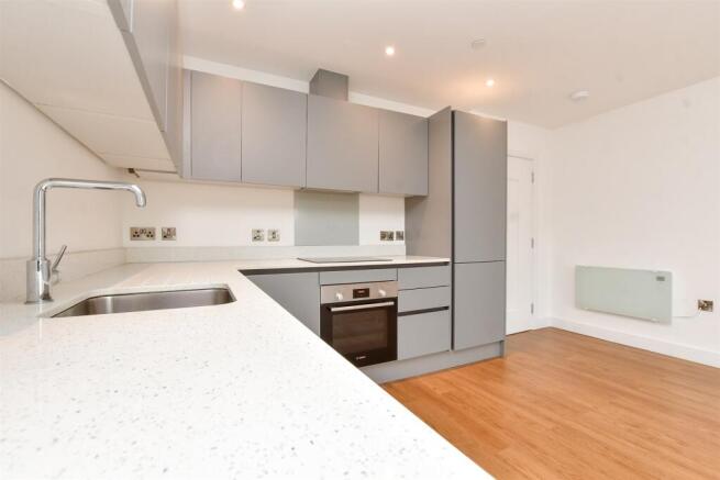 Kitchen / Lounge