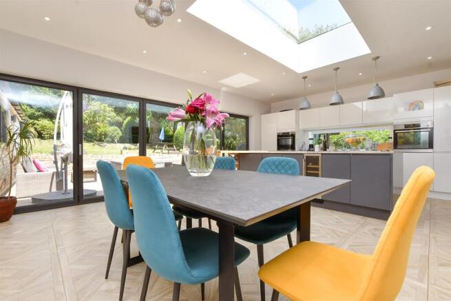 Kitchen / Dining Area