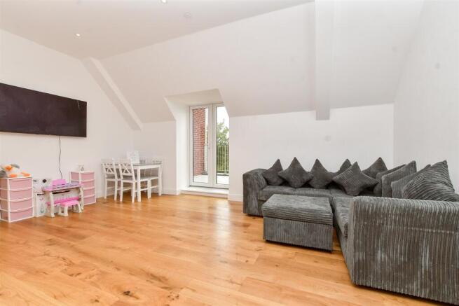 Kitchen / Lounge / Diner