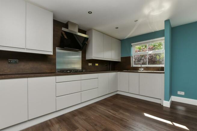 Kitchen/Dining Area