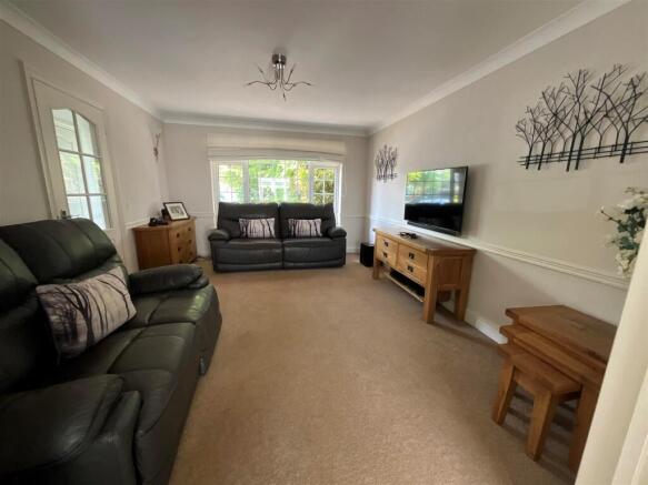Lounge 3