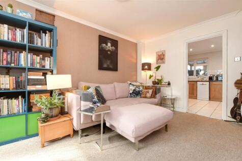 Bluebell Close, Wallington, Surrey