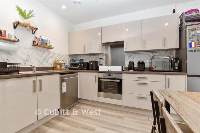 Kitchen / Living Room