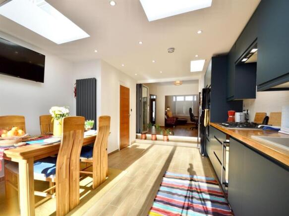 Kitchen/Dining Area