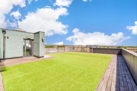 High Road, Chadwell Heath, Romford, Essex