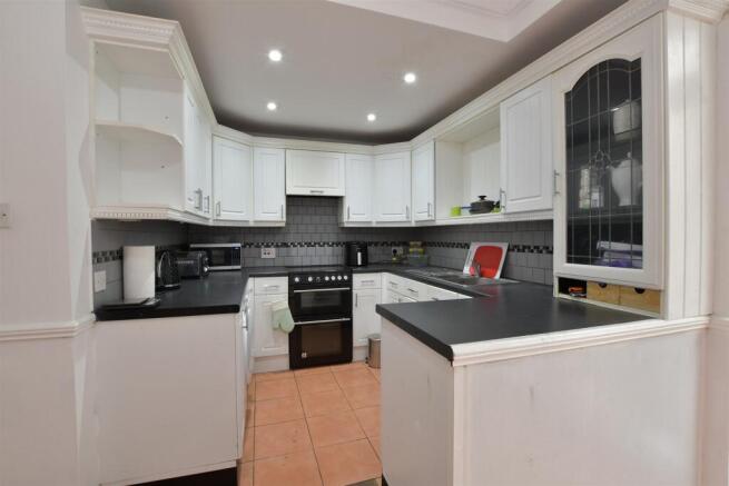 Kitchen/ Dining Room