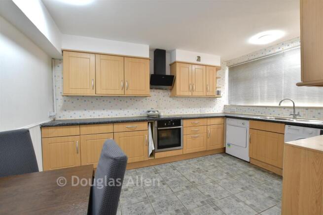 Kitchen/Dining Area