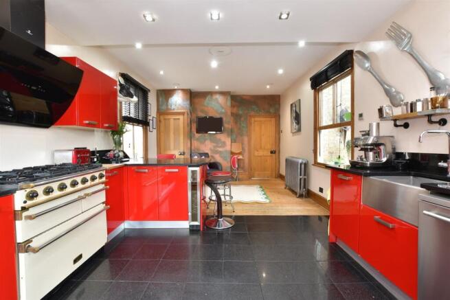 Kitchen/ Breakfast Room