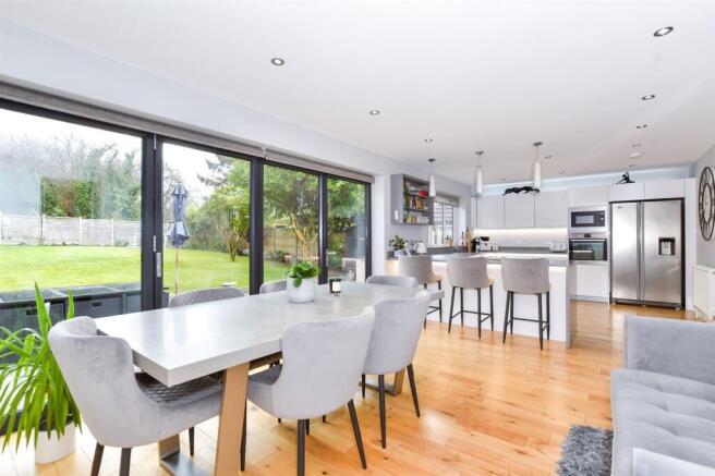 Kitchen/Breakfast Room