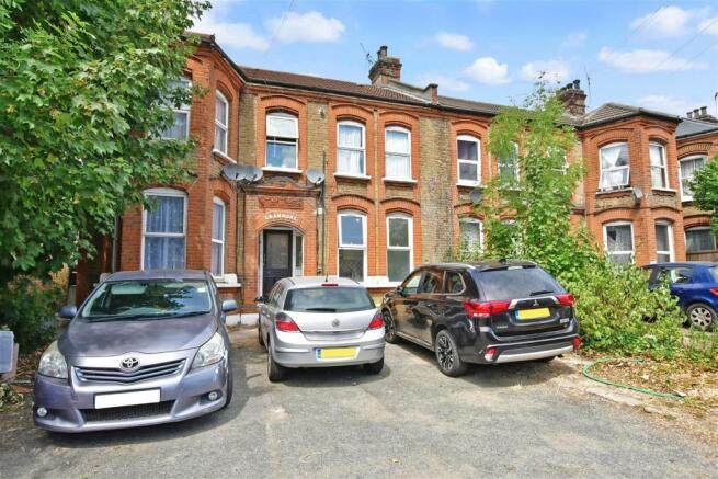 2 bedroom ground floor flat  for sale Ilford