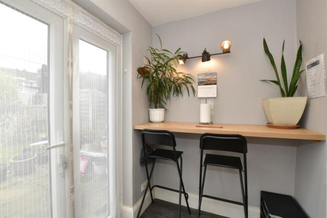 Kitchen/Breakfast Area