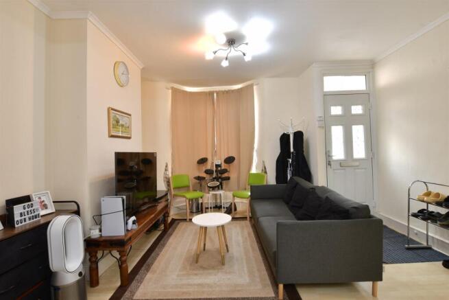 Lounge/ Dining Room