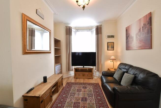 Lounge /Dining Room