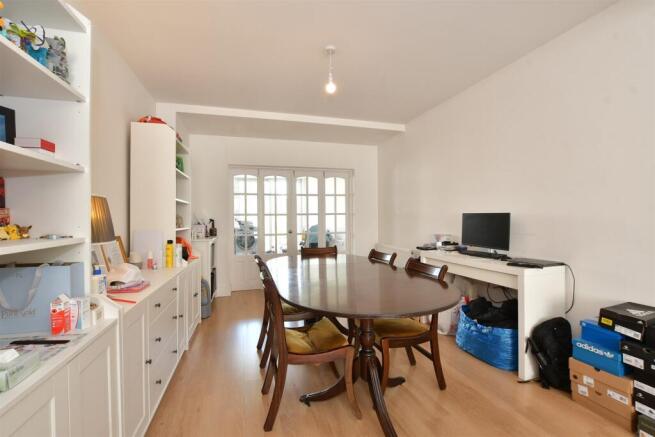 Lounge/Dining Room