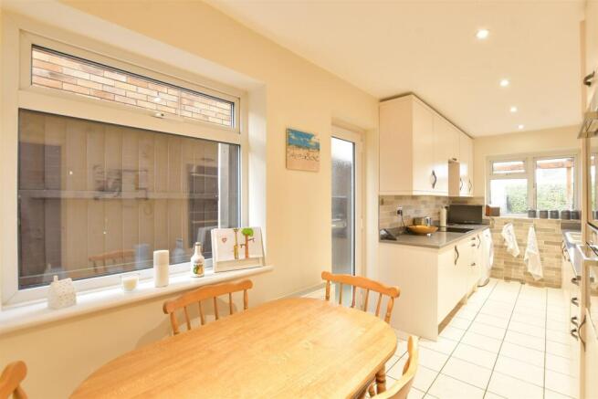 Kitchen/Breakfast Room